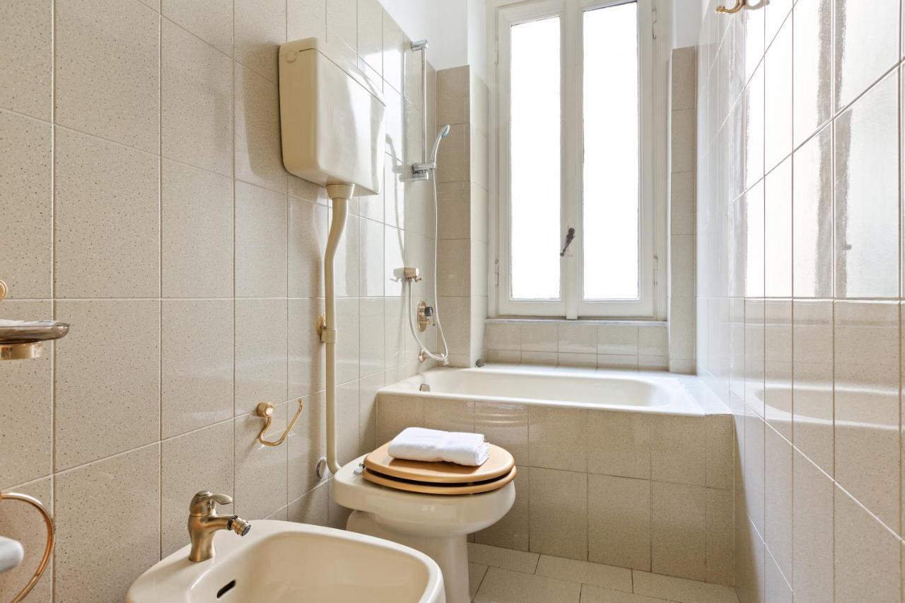 Loreto Courtyard Apartment Милано Екстериор снимка